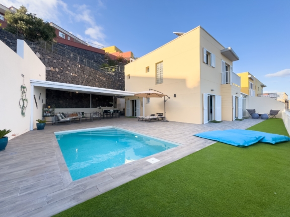Chalet independiente en Acoran
